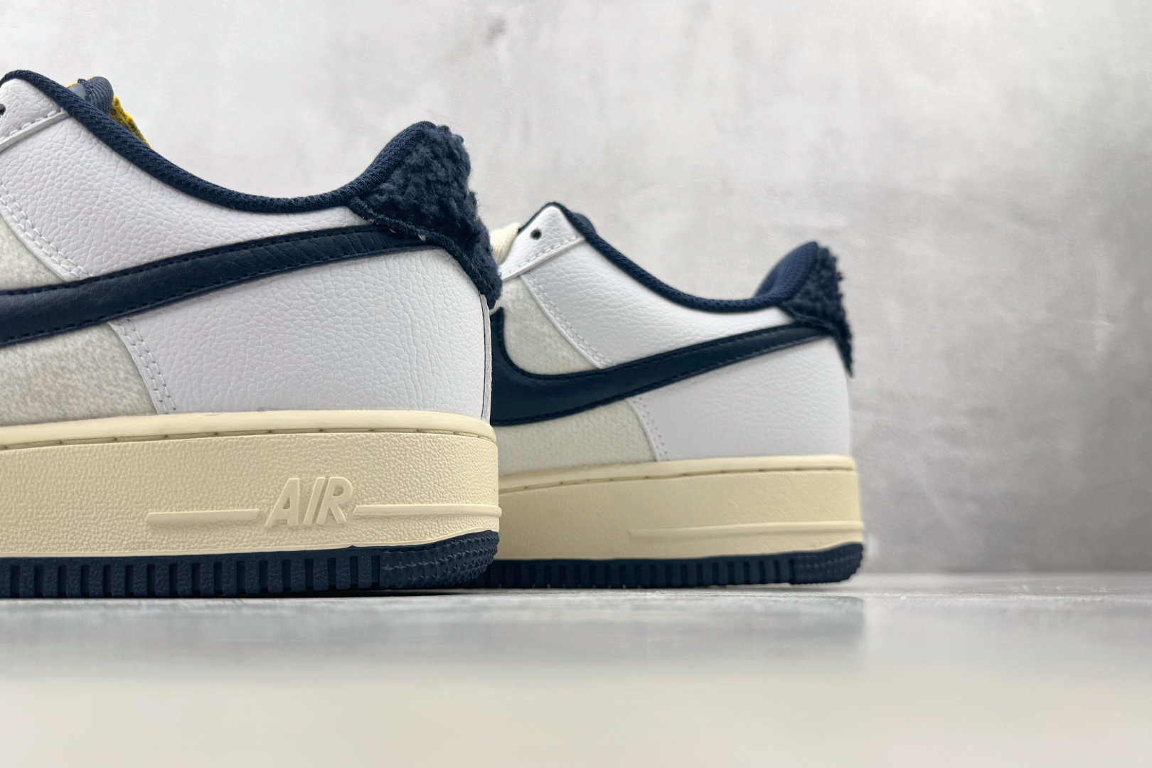 5A 口碑之作 Nike Air Force 1 '07 LV8 帆白蓝 货号：DO5220-141 尺码：36 36.