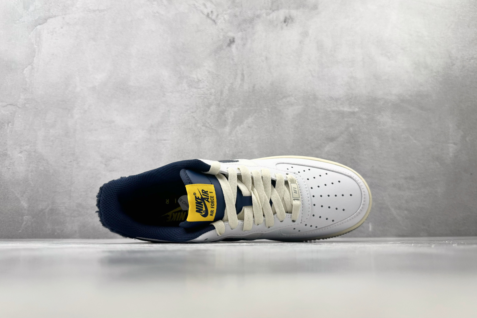 5A 口碑之作 Nike Air Force 1 '07 LV8 帆白蓝 货号：DO5220-141 尺码：36 36.