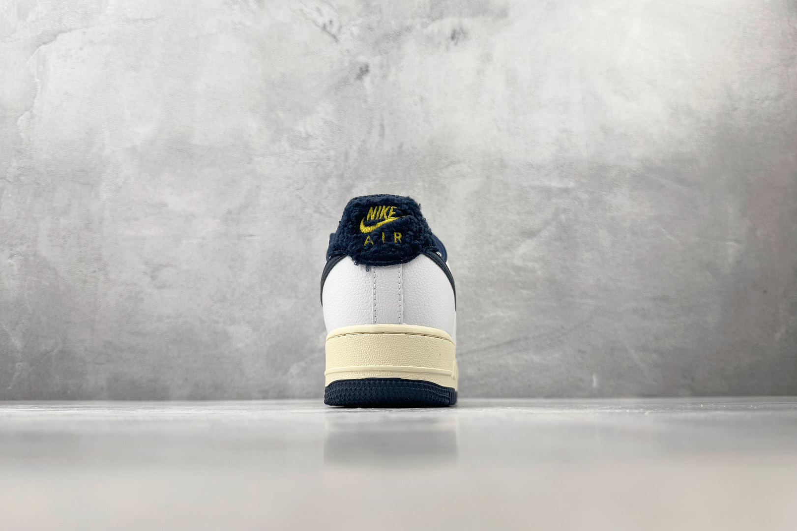 5A 口碑之作 Nike Air Force 1 '07 LV8 帆白蓝 货号：DO5220-141 尺码：36 36.