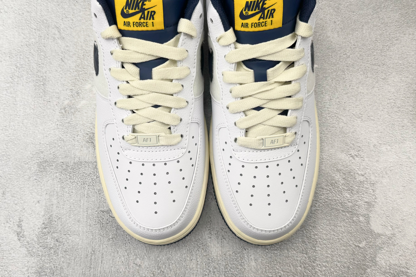 5A 口碑之作 Nike Air Force 1 '07 LV8 帆白蓝 货号：DO5220-141 尺码：36 36.