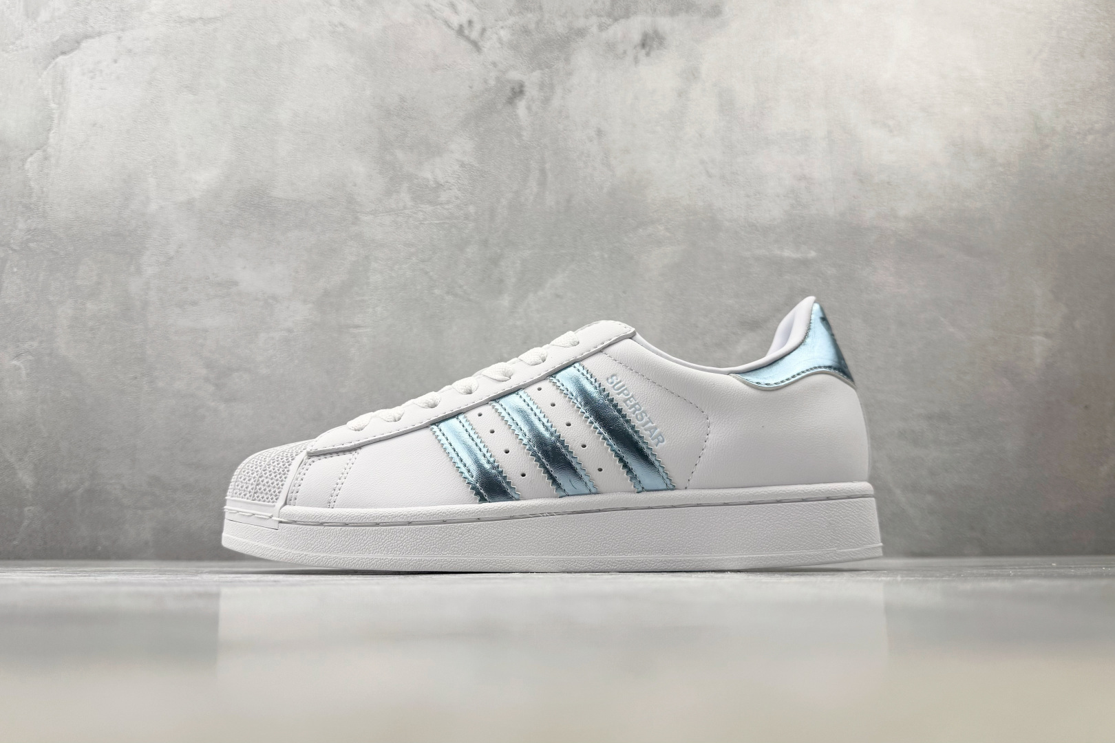 PP adidas originals Superstar 2 白银 货号：LA7739 尺码：35.5 36 36.5