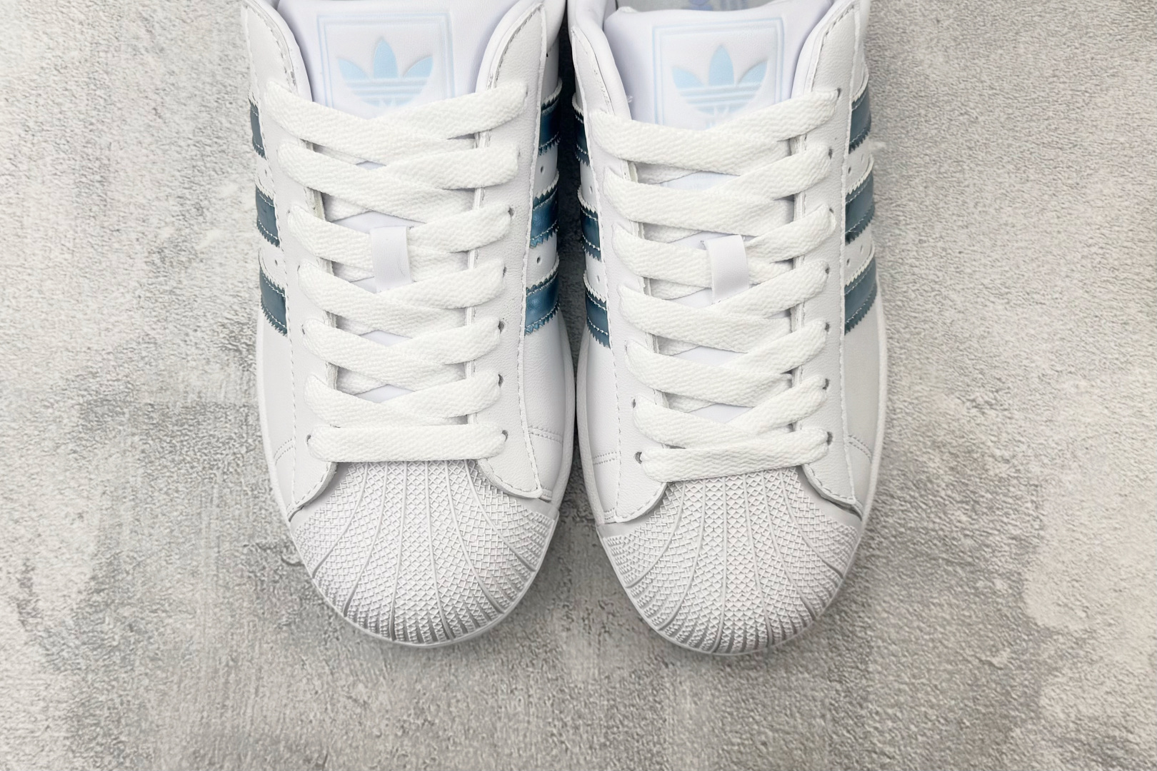 PP adidas originals Superstar 2 白银 货号：LA7739 尺码：35.5 36 36.5