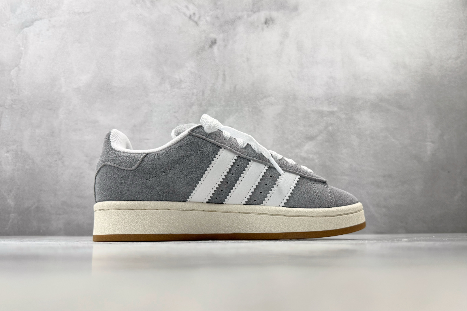 ZG 性价比天花板 adidas originals CAMPUS 00s 灰白 货号：HQ8707 尺码：35.5 3