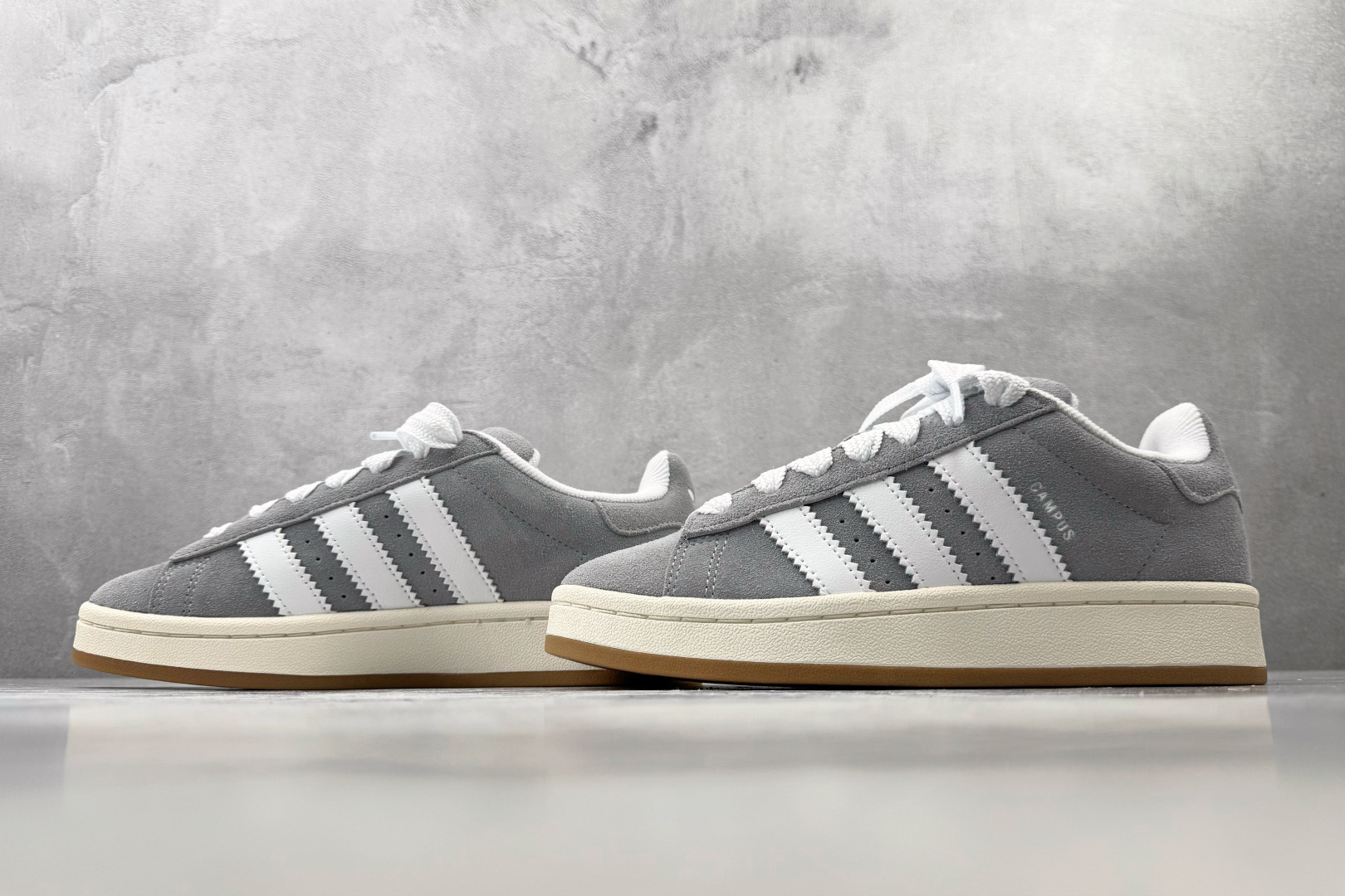 ZG 性价比天花板 adidas originals CAMPUS 00s 灰白 货号：HQ8707 尺码：35.5 3