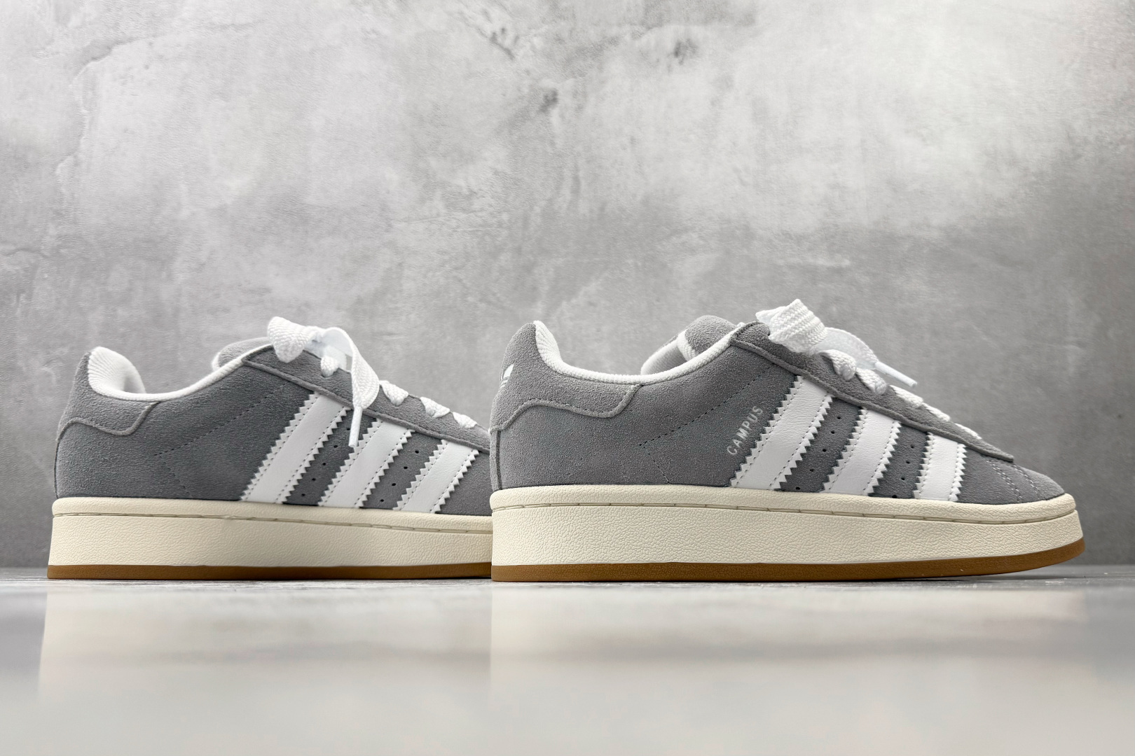 ZG 性价比天花板 adidas originals CAMPUS 00s 灰白 货号：HQ8707 尺码：35.5 3