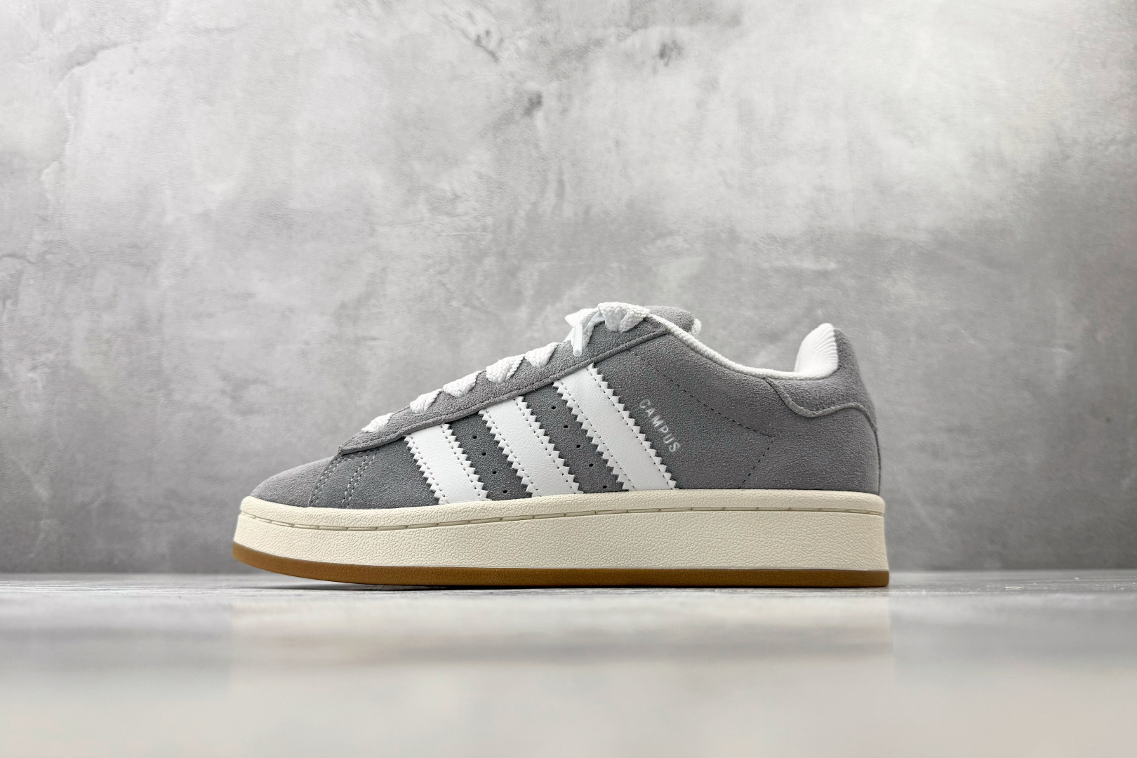 ZG 性价比天花板 adidas originals CAMPUS 00s 灰白 货号：HQ8707 尺码：35.5 3