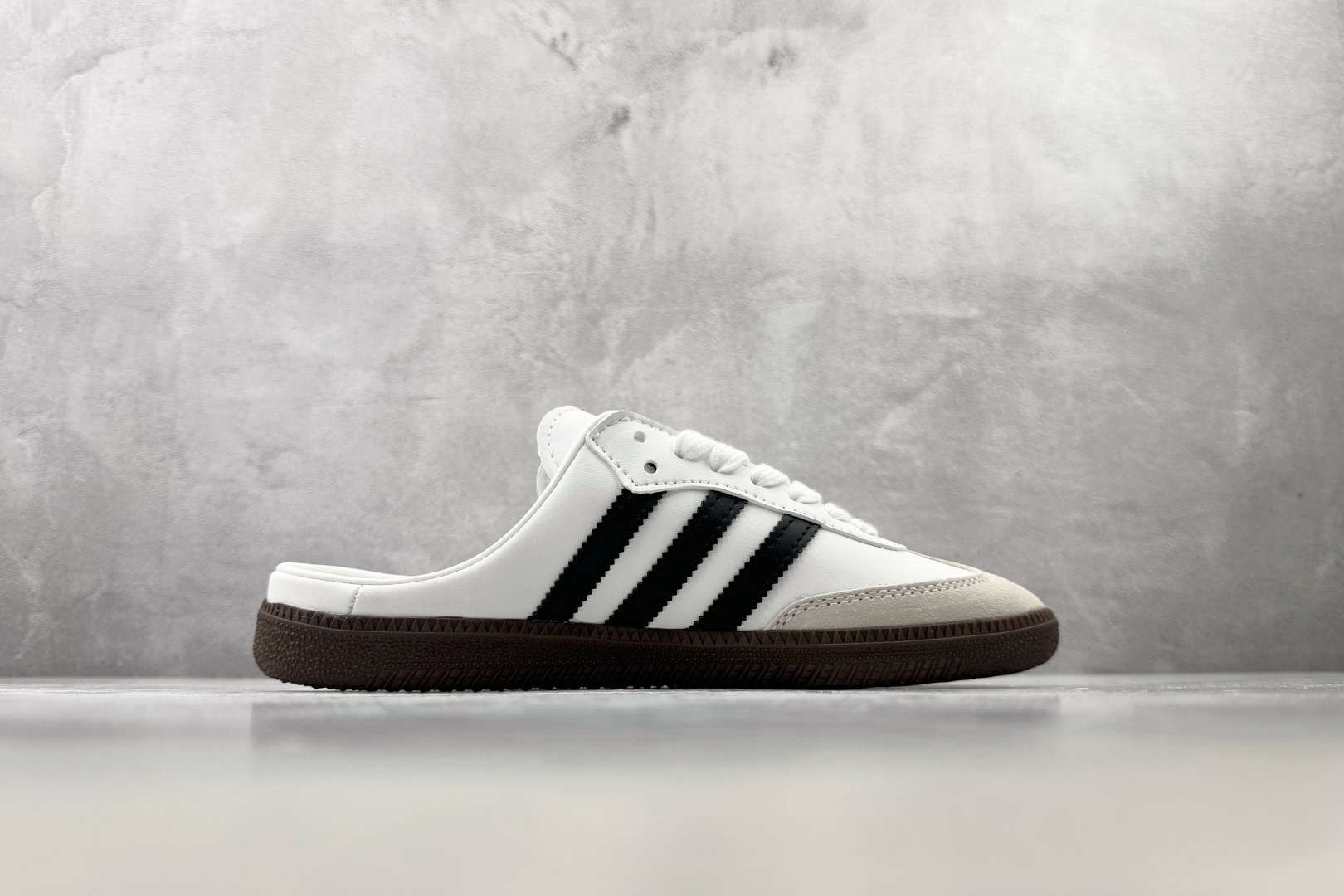 R版 出口订单 adidas originals SAMBA 白色 货号：LC5441 尺码：35.5 36 36.5 