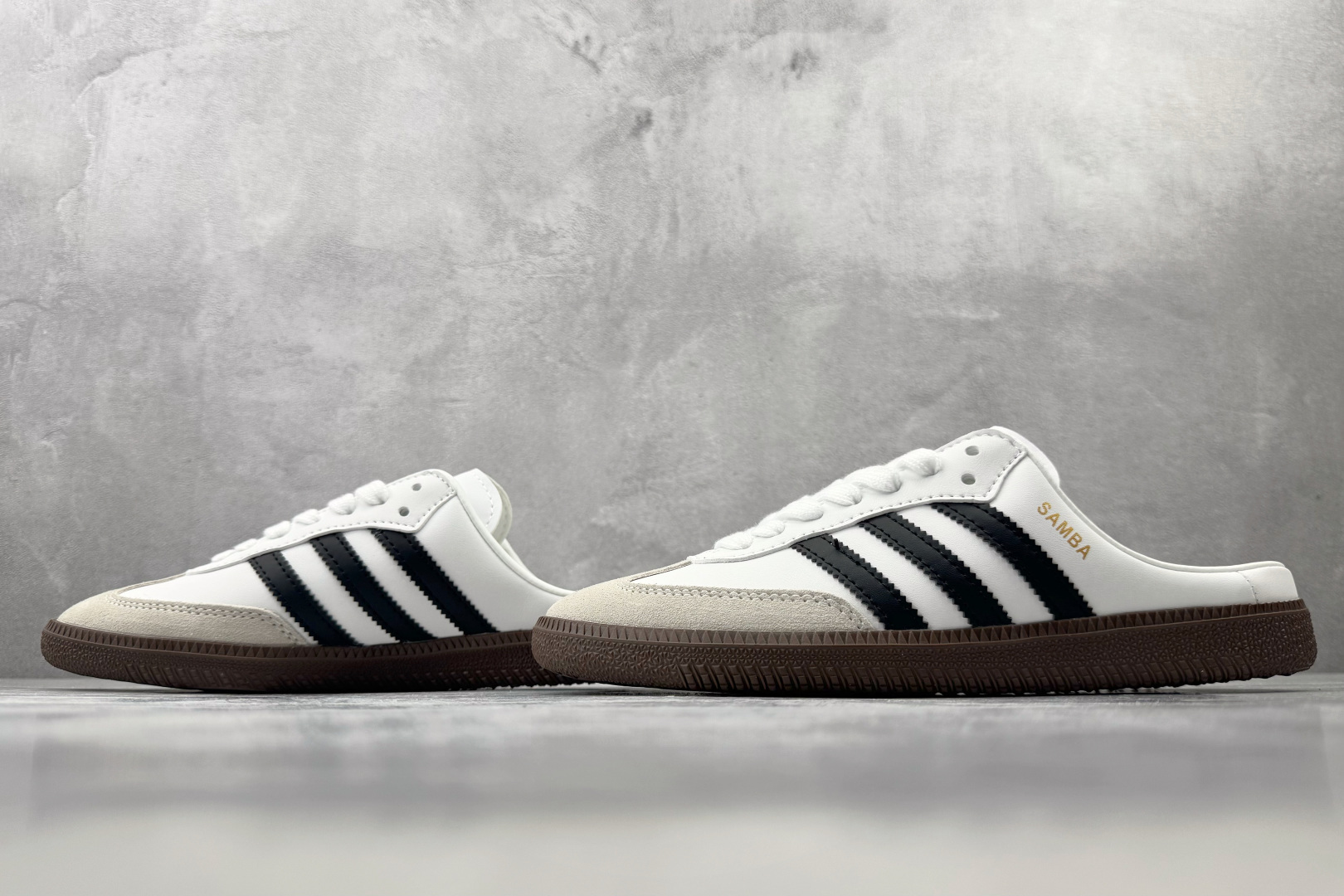R版 出口订单 adidas originals SAMBA 白色 货号：LC5441 尺码：35.5 36 36.5 