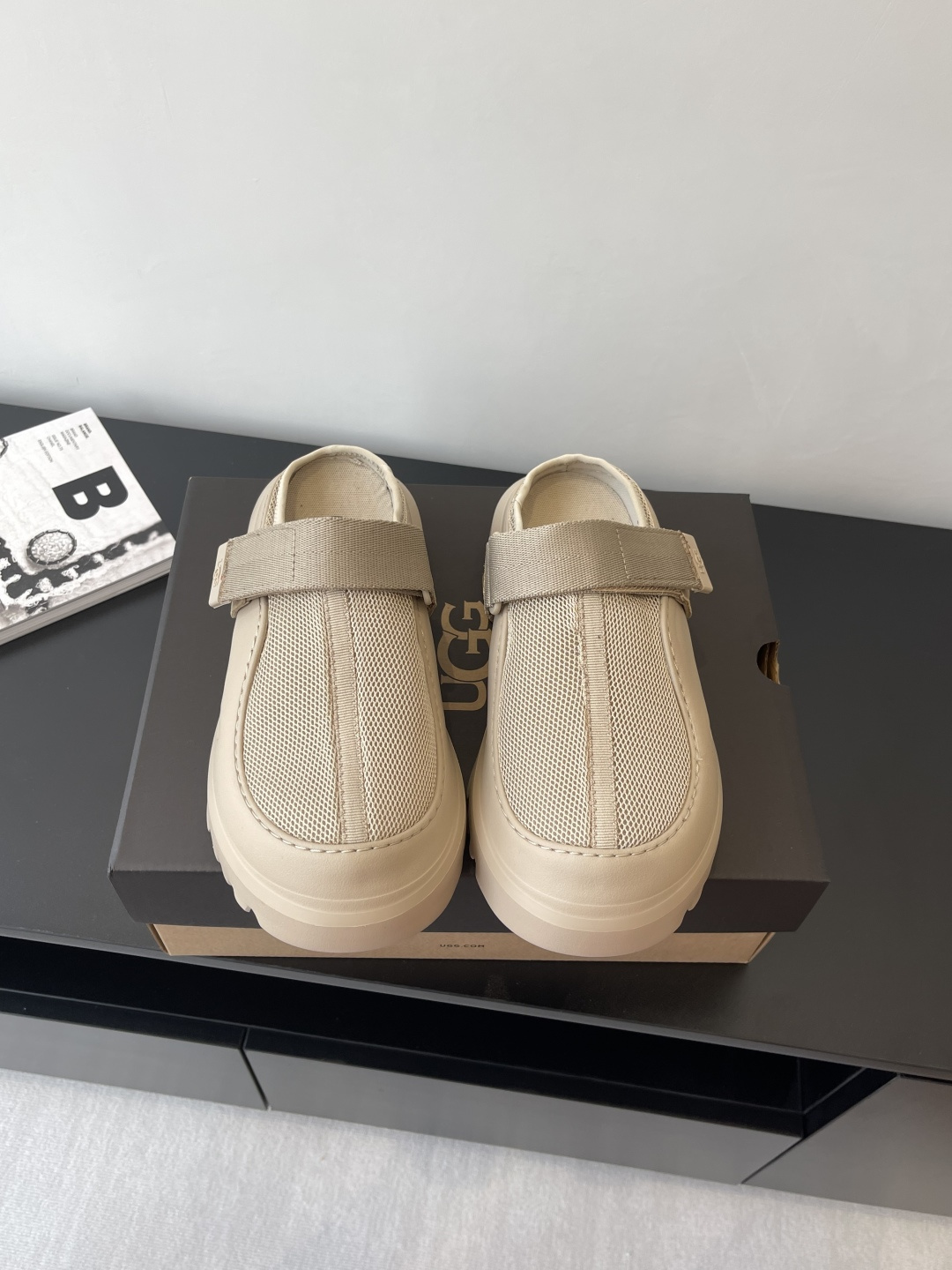 Unknown 250 25ss官网最新半包厚底拖鞋