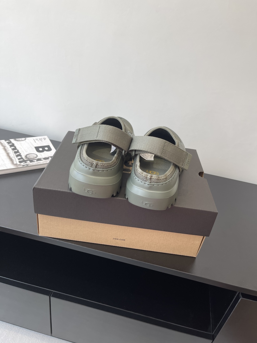 Unknown 250 25ss官网最新半包厚底拖鞋