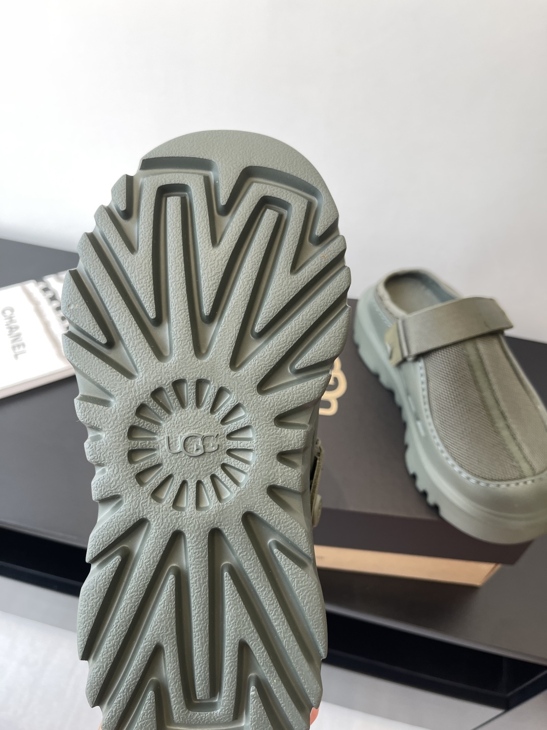 Unknown 250 25ss官网最新半包厚底拖鞋