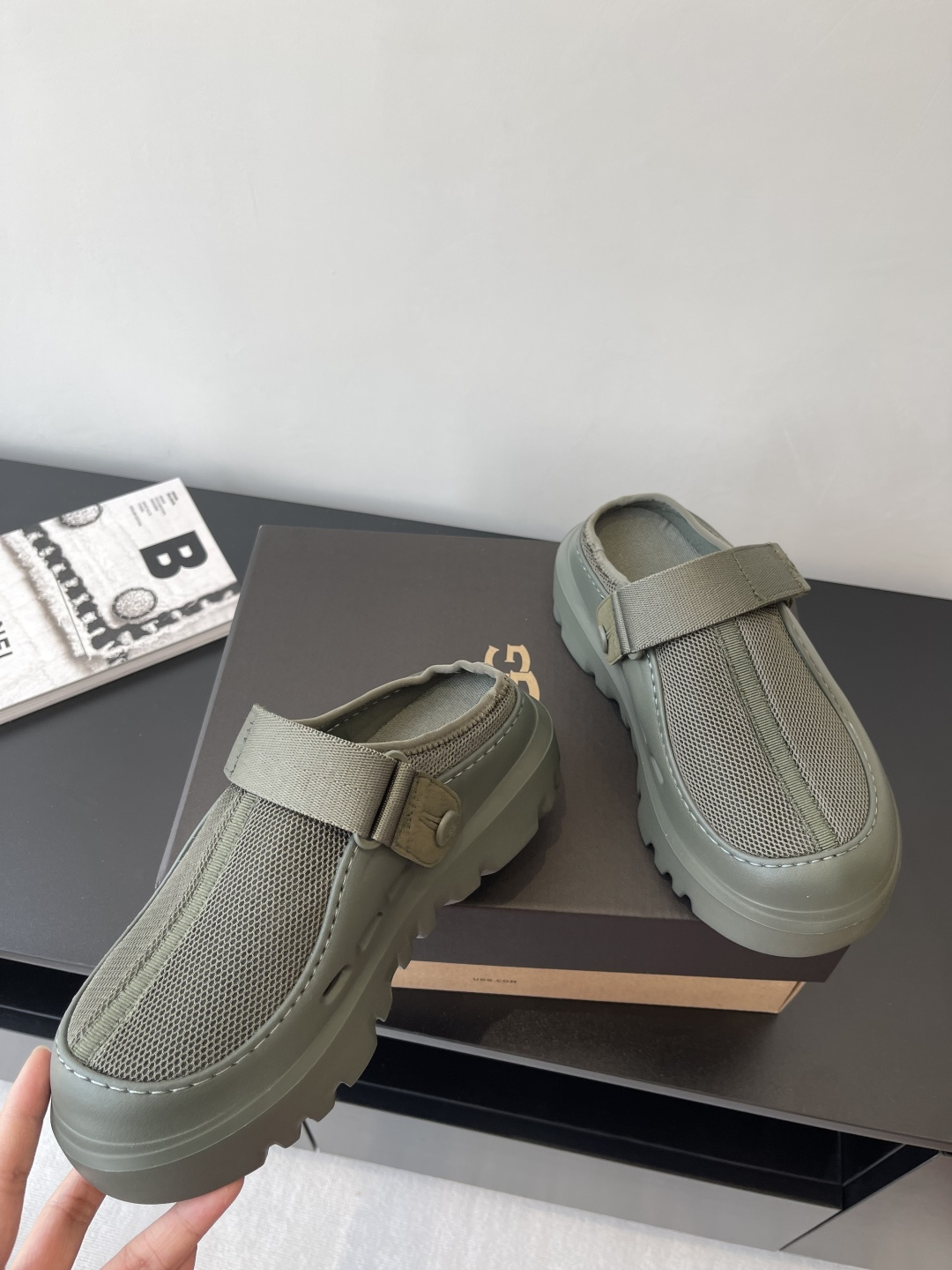 Unknown 250 25ss官网最新半包厚底拖鞋