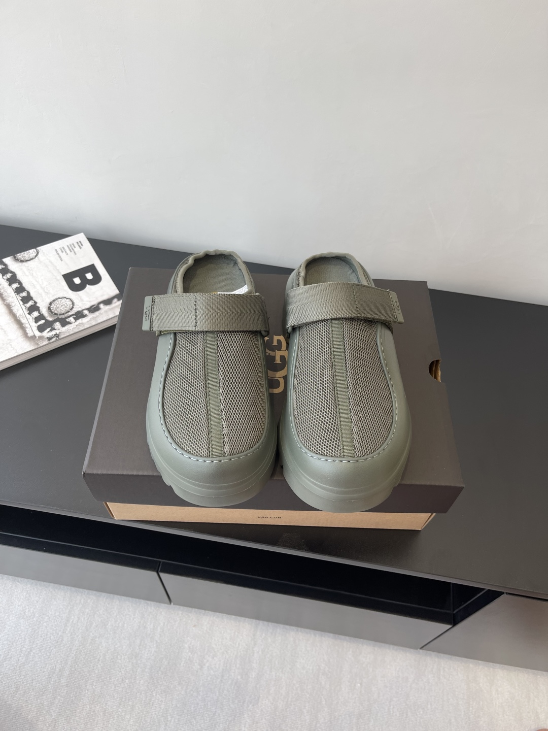 Unknown 250 25ss官网最新半包厚底拖鞋