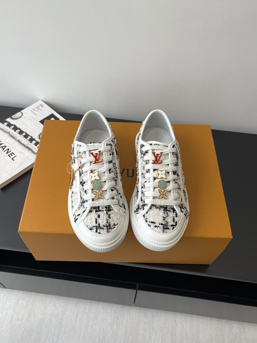 NO:260729,Louis Vuiton 25ss new LV Lagoon series denim embossed presbyopia shoes skateboard shoes casual sneakers original purchase and development. The whole pair of shoes are purchased and developed. Zp developed and created. All customized materials. Exclusive mold opening sole. Details are all paired with version shipment codes 35-45 (for women 40, for men 45 customization), casual shoes/sports shoes, louis vuitton, louis vuitton, louis vuitton, louis vuitton, sneakers19860909Louis Vuiton路易威登 25ss新款 LV Lagoon系列丹宁牛仔布压花老花帆布鞋滑板鞋休闲运动鞋 原版购入开发做货 整双鞋子采购Zp开发打造,全部定制材料 独家开模大底 细节全部对版出货码数35-45（女40 男45定做）,休闲鞋/运动鞋,louis vuitton,louis vuitton,louis vuitton,sneakers,Women's Shoes