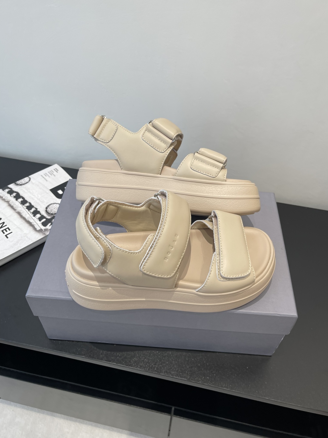 Hogan Skyscraper Sandals: Summer Footwear Redefining Style and Comfort - 图片 9
