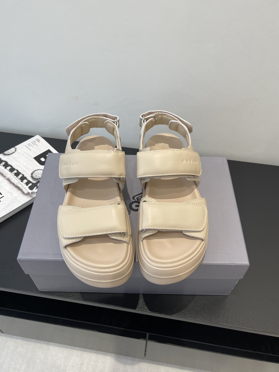 Hogan Skyscraper Sandals: Summer Footwear Redefining Style and Comfort - 图片 1