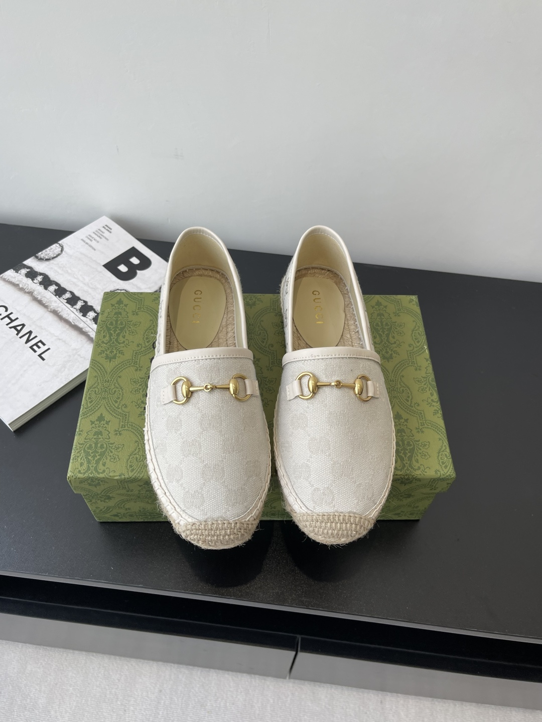 NO:409388,GUCCI 2025ss new horse-bit women's new fisherman shoes This shoe is made of beige and dark brown GG canvas and is developed into a pair of shoes for purchase and Zp development. All customized materials, exclusive mold opening sole, details are shipped together, and even the packaging is the same as the genuine one. Size: 35-41 (customized by 41), fisherman shoes, gucci, espadrilles19860909GUCCI 2025ss新款马衔扣女士新款渔夫鞋 这款鞋采用米色和深棕色GG帆布制 成整双鞋子采购Zp开发打造 全部定制材料 独家开模大底,细节全部对版出货 连包装也做到跟正品一样.码数:35-41（41定做）,渔夫鞋,gucci,espadrilles,Women's Shoes