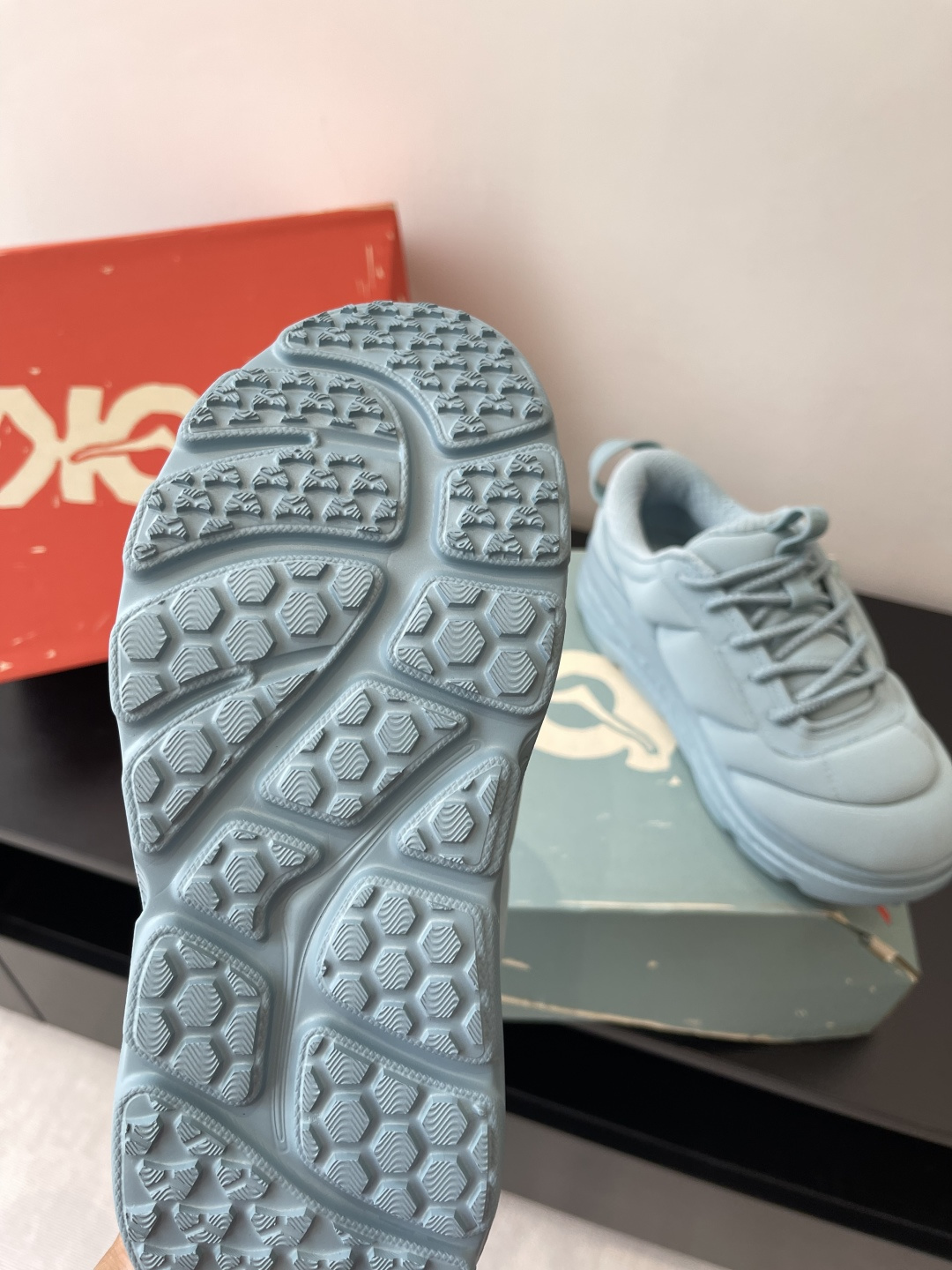Marni X Hoka: 750 Co-Financed Sneakers for Summer - 图片 5