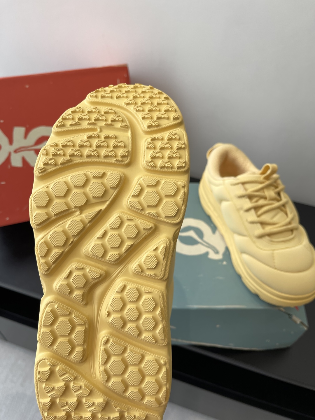 Marni X Hoka Collaboration: 750 Sneakers for Summer in Macaron Colors - 图片 5