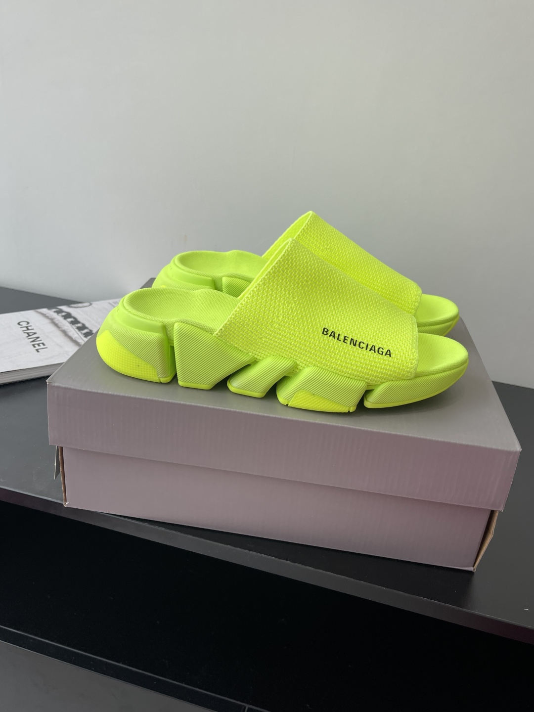 Balenciaga 拖鞋 升级版推出Speed 2.0 版本全新袜子鞋拖鞋 原 绝非通货