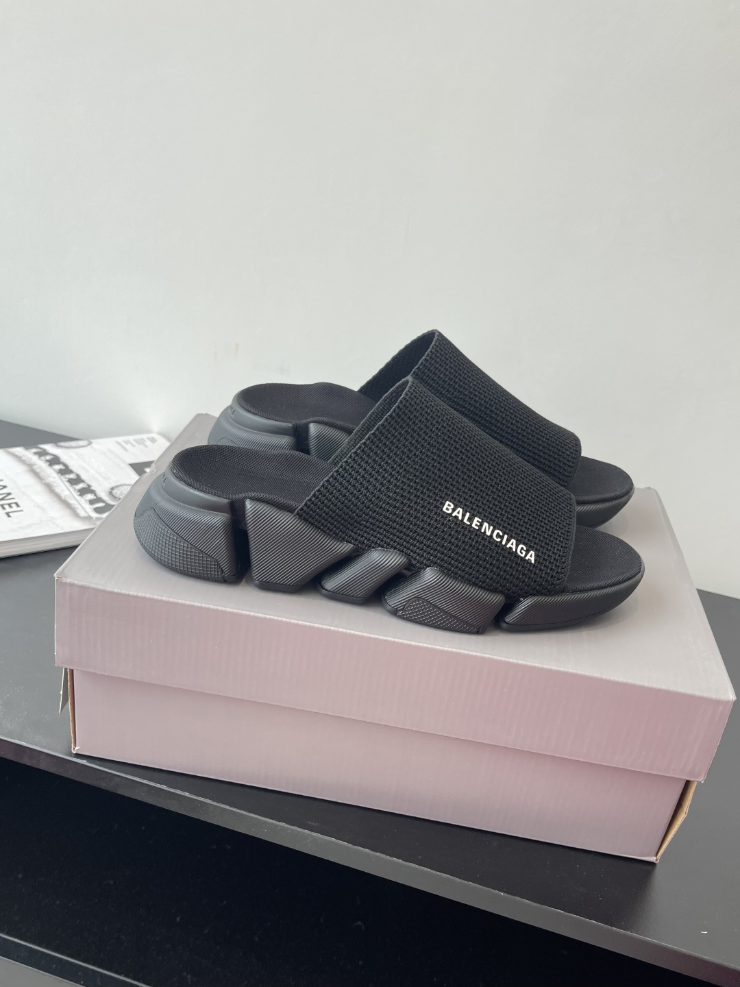 Balenciaga 拖鞋 升级版推出Speed 2.0 版本全新袜子鞋拖鞋 原 绝非通货