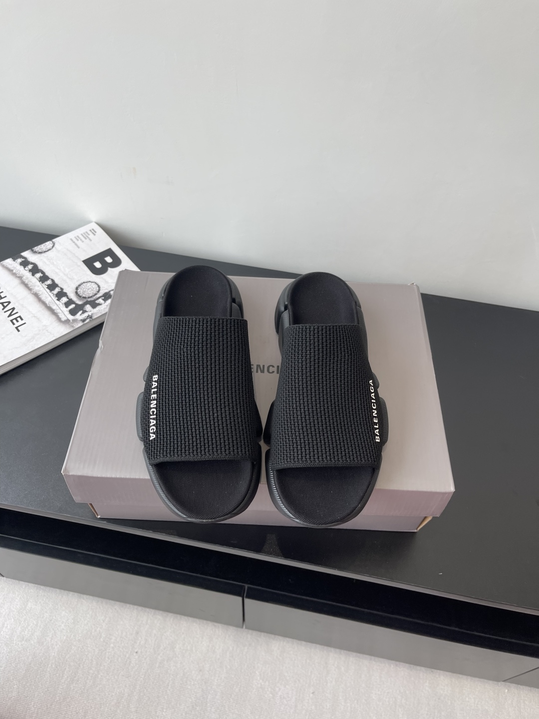 Balenciaga 拖鞋 升级版推出Speed 2.0 版本全新袜子鞋拖鞋 原 绝非通货