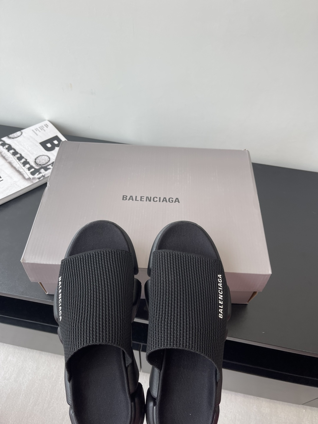 Balenciaga 拖鞋 升级版推出Speed 2.0 版本全新袜子鞋拖鞋 原 绝非通货