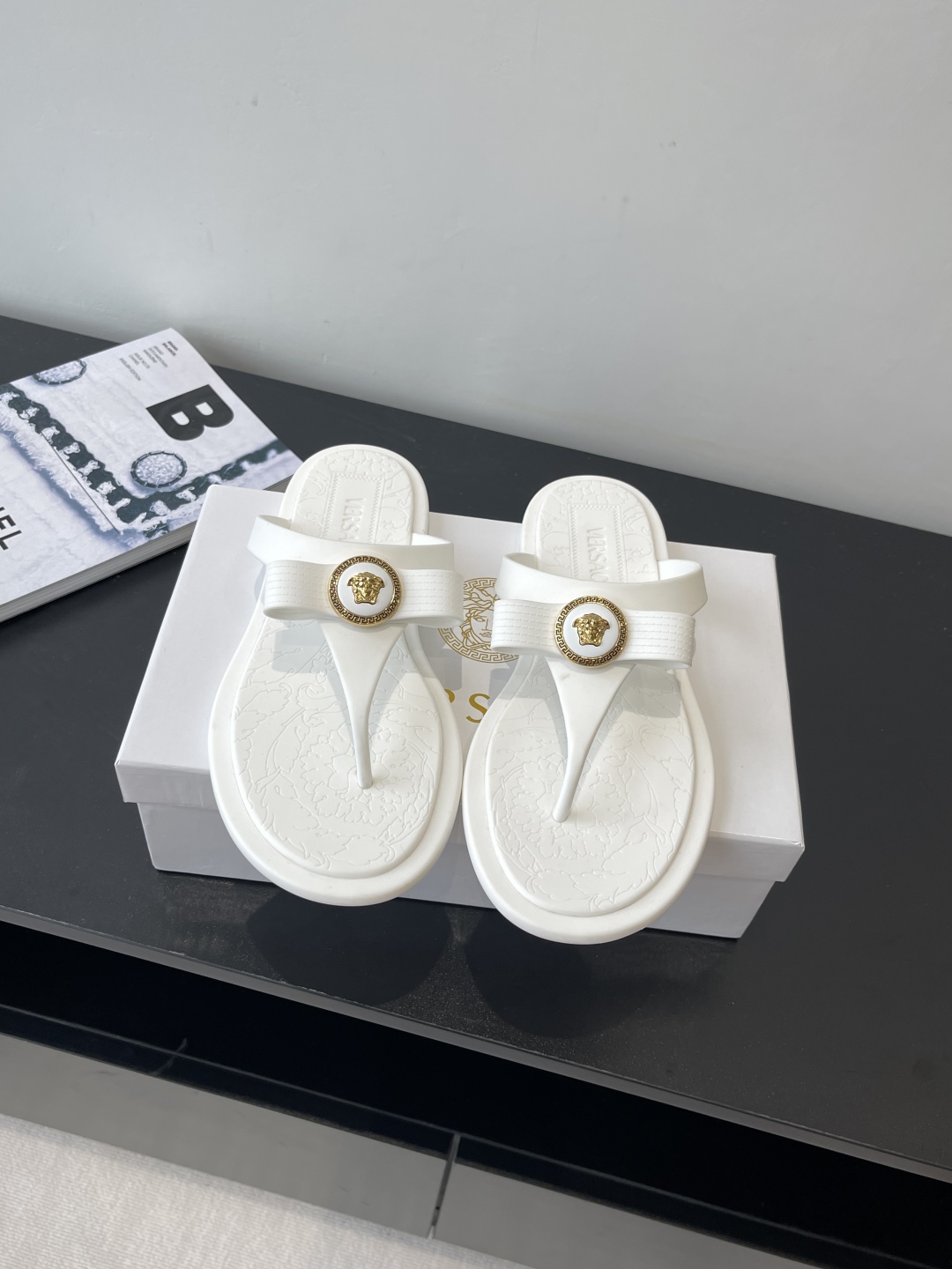 Versace Summer Slippers: Elegant Medusa Design, Sizes 35-41 Available