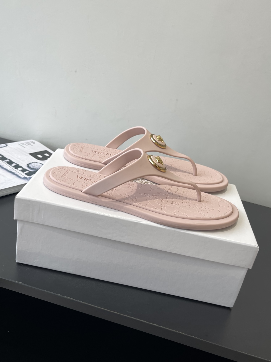 Versace Hand-to-Hand Slippers: Elegant Summer Style in Size 35-41 - 图片 2