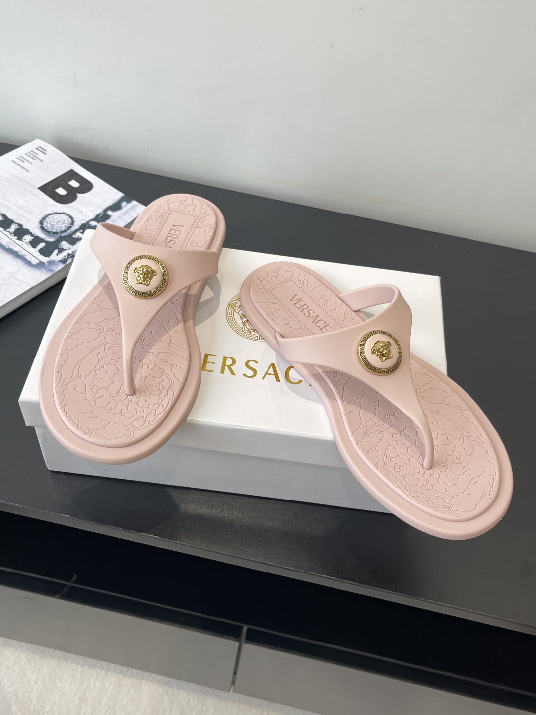 Versace Hand-to-Hand Slippers: Elegant Summer Style in Size 35-41 - 图片 9