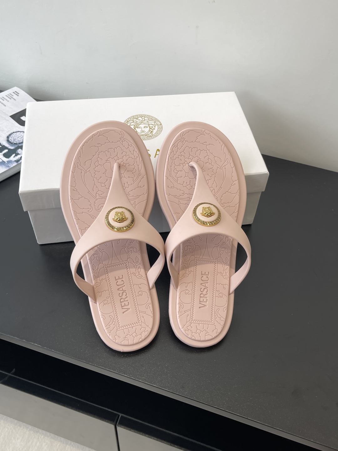 Versace Hand-to-Hand Slippers: Elegant Summer Style in Size 35-41 - 图片 6