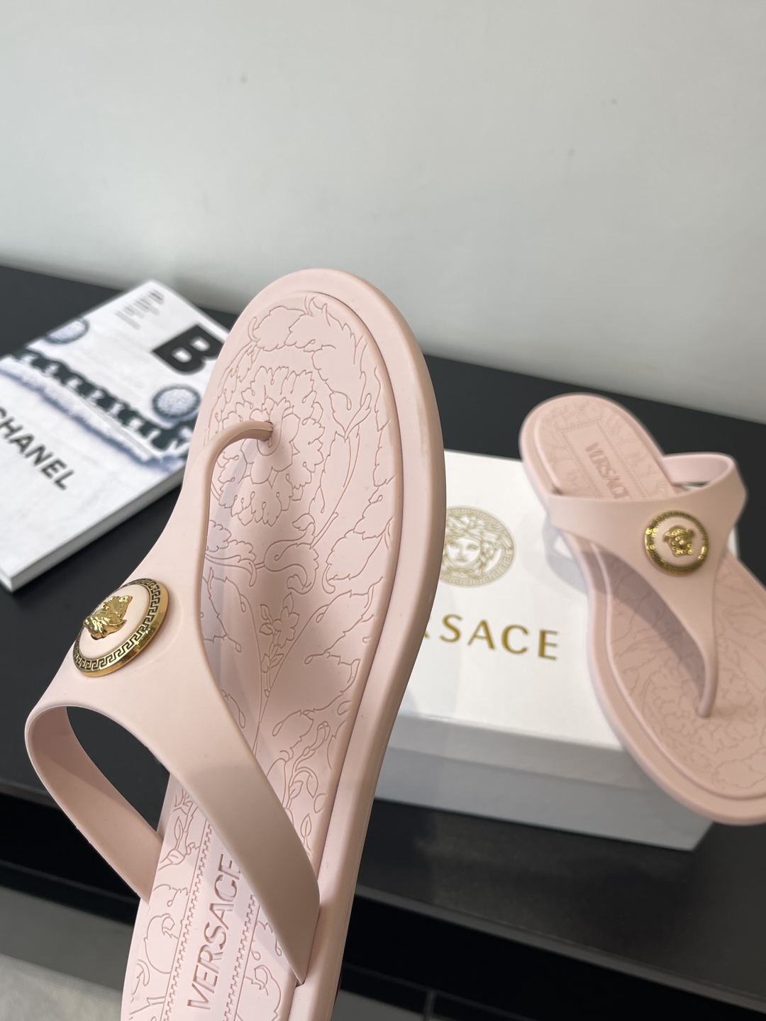 Versace Hand-to-Hand Slippers: Elegant Summer Style in Size 35-41 - 图片 7