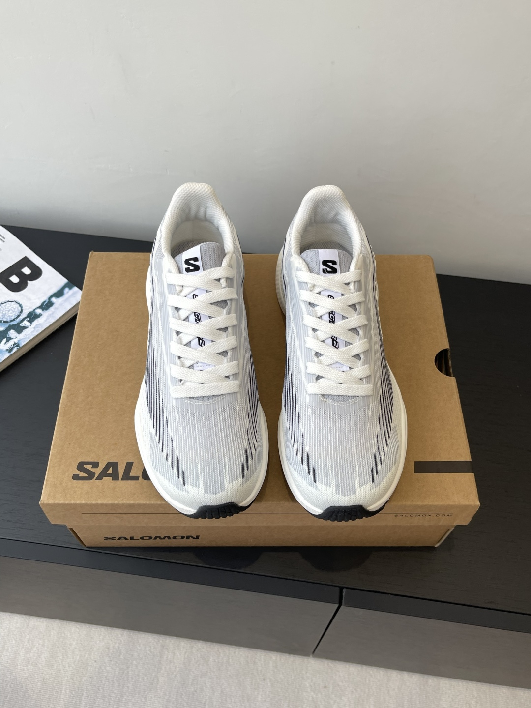 NO:443351,Salomon 25ss New casual sports hiking shoes running shoes Couple style Matched with Salomon's patented 3D Eending sole specially created for mountain sports Increase lateral stability and structure The major celebrity Internet celebrity beauties have fallen into planting grass The height-enhancing artifact tailored for domestic beauties Original custom mesh special craft materials Neli nylon breathable mesh Original molded foamed sole is super light and super textured Size 35-45 (female 40, male 45 customized), dad shoes19860909Salomon萨洛蒙 25ss 新款休闲运动 登山鞋跑步鞋 情侣款 搭配Salomon专为山地运动所创的3D Eending专利技术鞋底 增加侧向稳定性和结构感 各大明星网红美女沦陷种草 量身为国内美女打造的增高神器 原版订制网布特殊工艺材料 内里尼龙透气网纱 原版开模发泡大底超轻超有质感 码数35-45(女40 男45定做）,老爹鞋,Women's Shoes