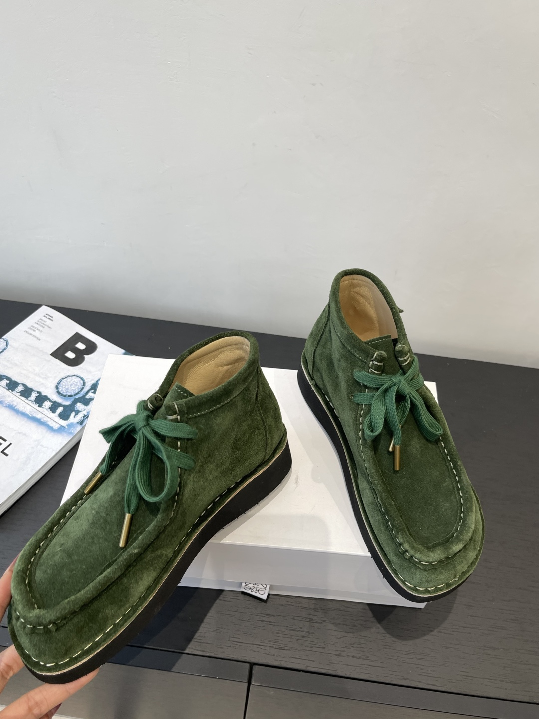 “Loewe 25SS Cute Round Head Shoe for Autumn Winter, Soft and Cozy Sheepskin Fabric” - 图片 4