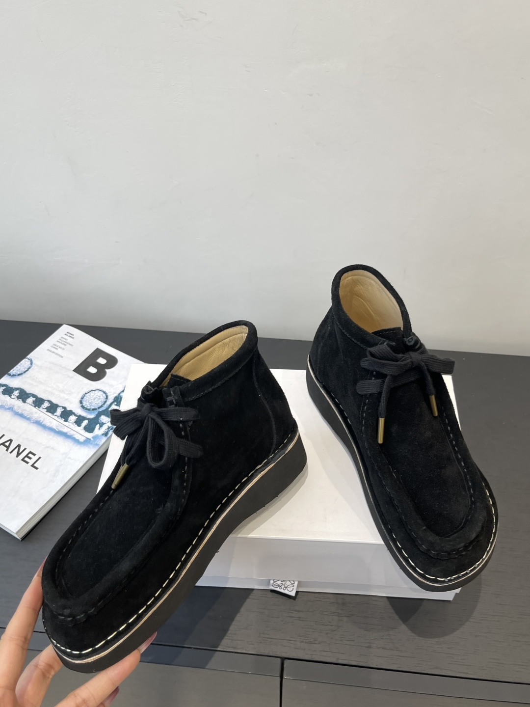“Loewe 25SS Autumn Winter Shoe Collection Review: Imported Fabric, Sheepskin Lining, Various Sizes” - 图片 4