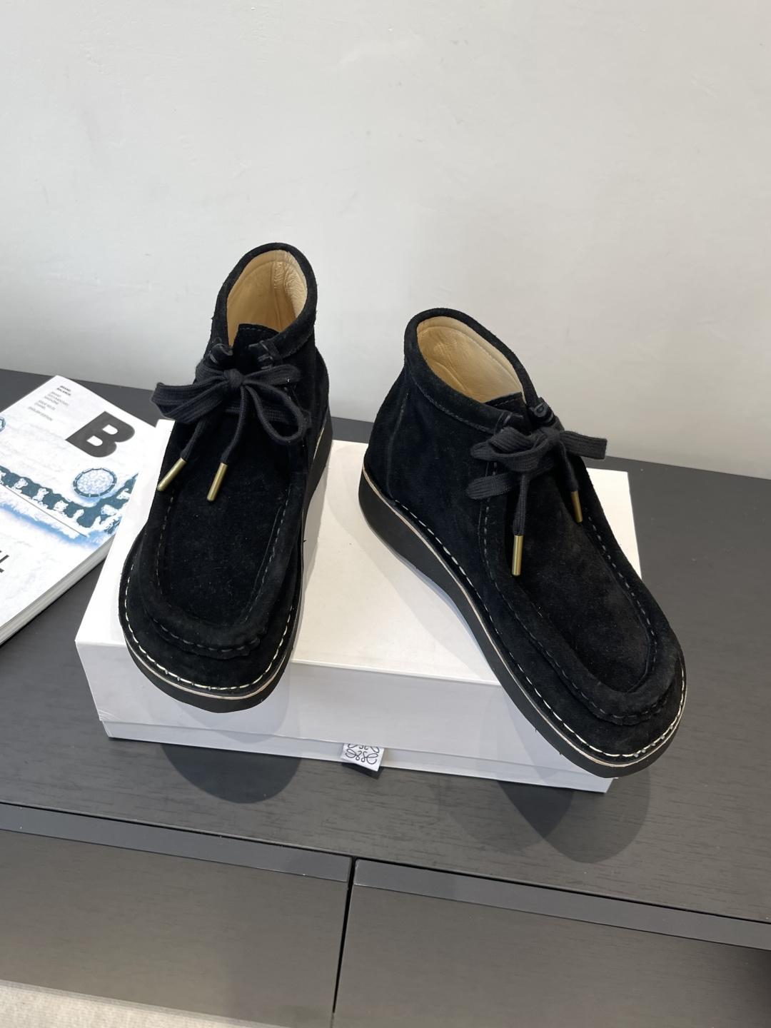 “Loewe 25SS Autumn Winter Shoe Collection Review: Imported Fabric, Sheepskin Lining, Various Sizes” - 图片 3