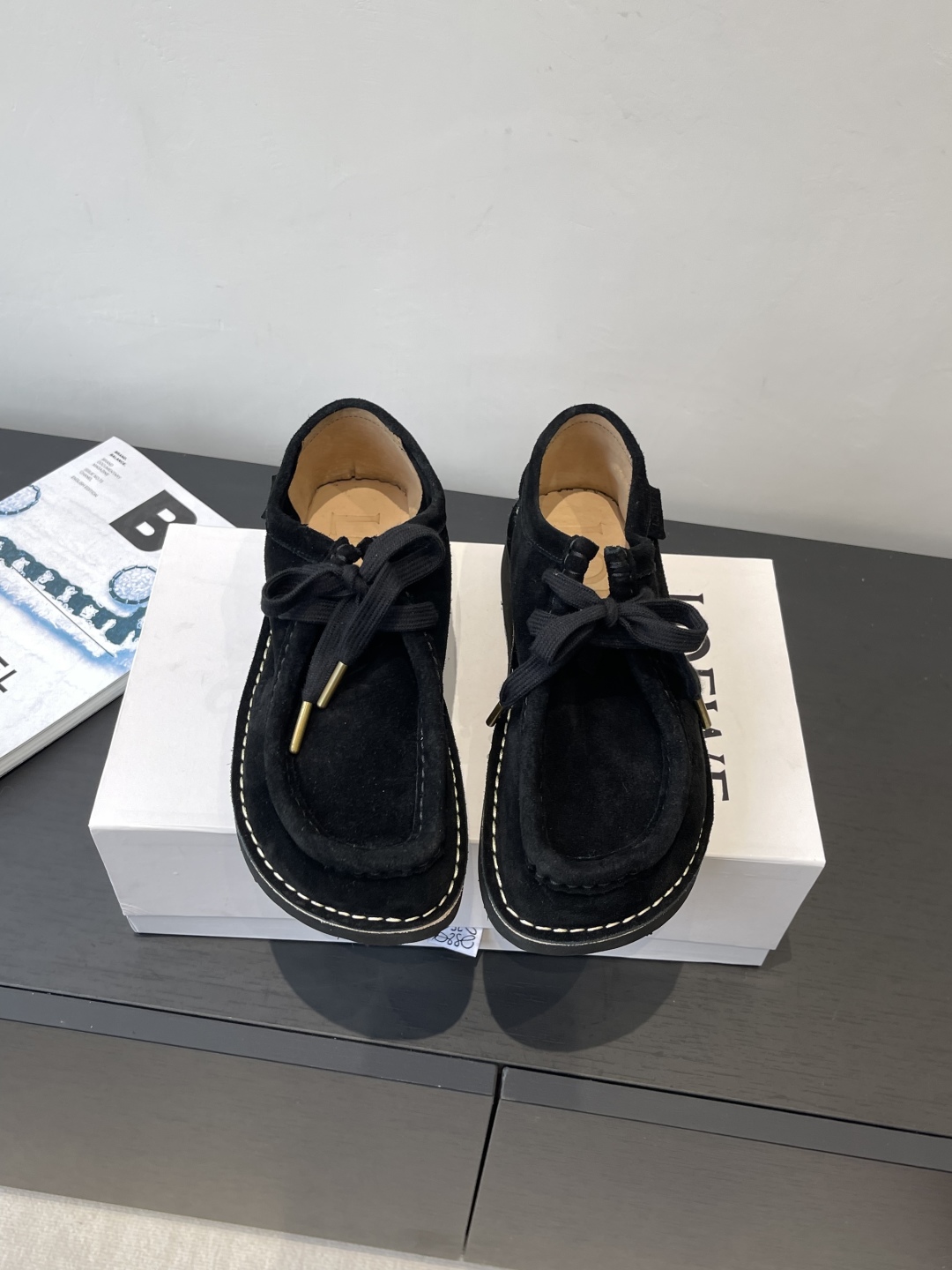 “Cute Round Head Shoe with Imported Fabric and Sheepskin Lining for Cozy Comfort”