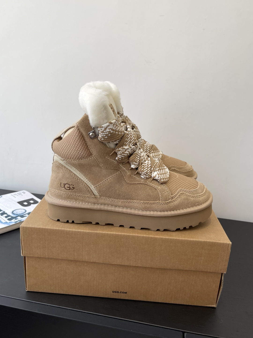 “New UGG Fall/Winter Collection: Comfortable, Stylish Shoes with EVA Soles” - 图片 3