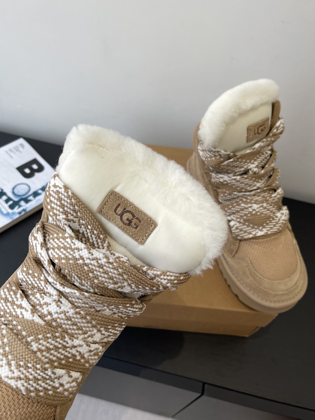 “New UGG Fall/Winter Collection: Comfortable, Stylish Shoes with EVA Soles” - 图片 4