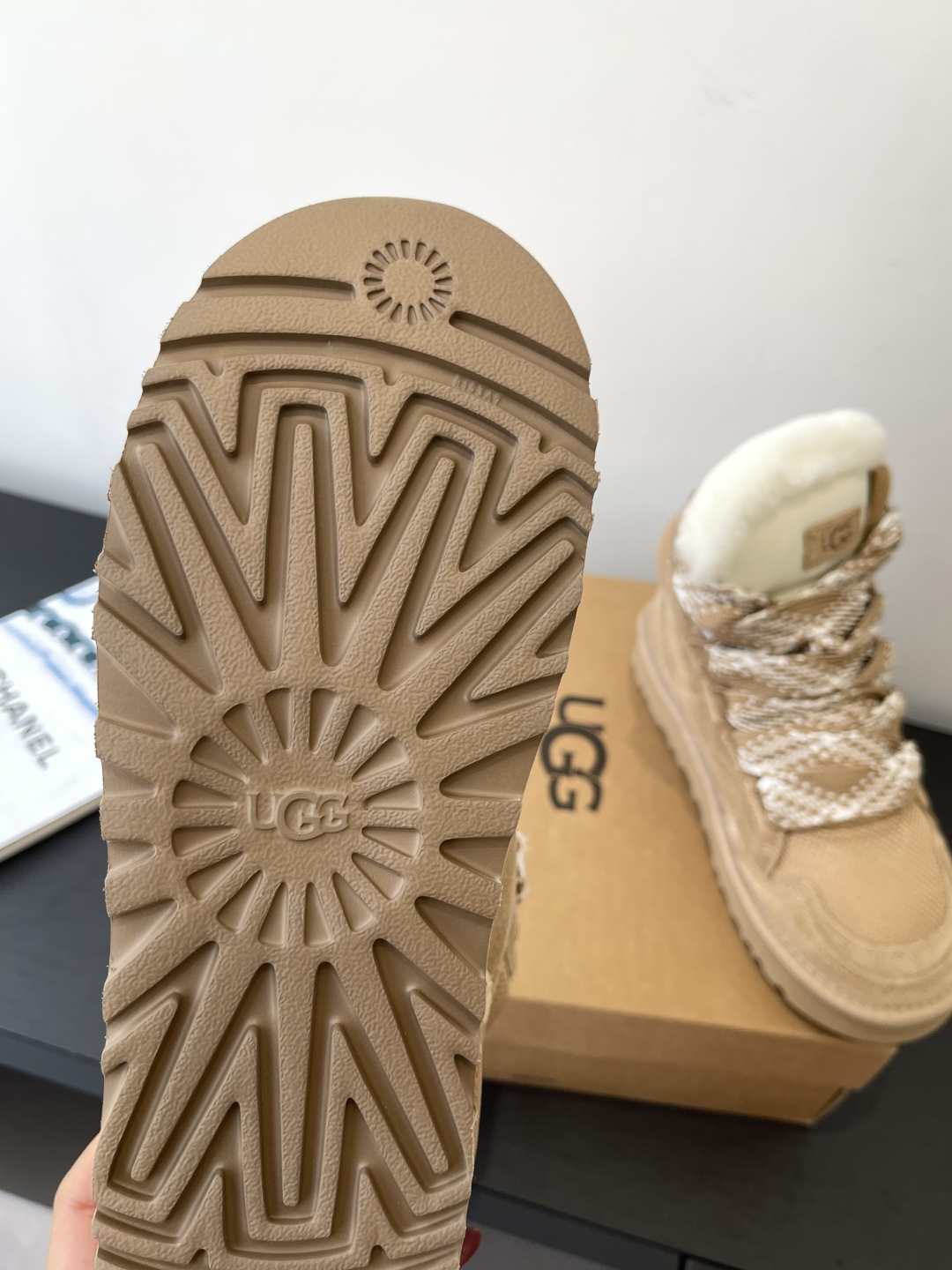 “New UGG Fall/Winter Collection: Comfortable, Stylish Shoes with EVA Soles” - 图片 5