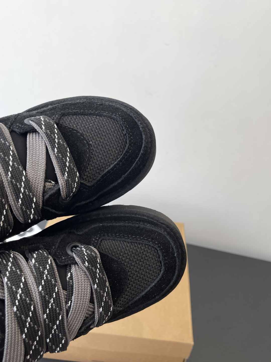 “UGG Fall/Winter 25ss Collection: Comfortable, Stylish, and Fashionable Footwear in Sizes 35-40” - 图片 6