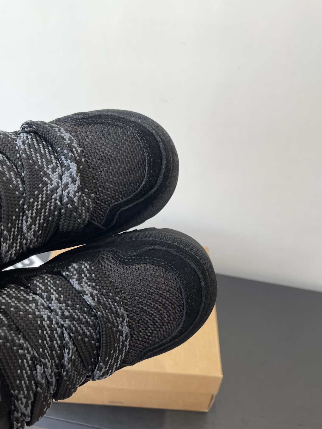 “UGG 25ss Fall Winter Collection: Comfortable & Stylish Footwear with EVA Soles, Velvet Details, Code 35-40” - 图片 6