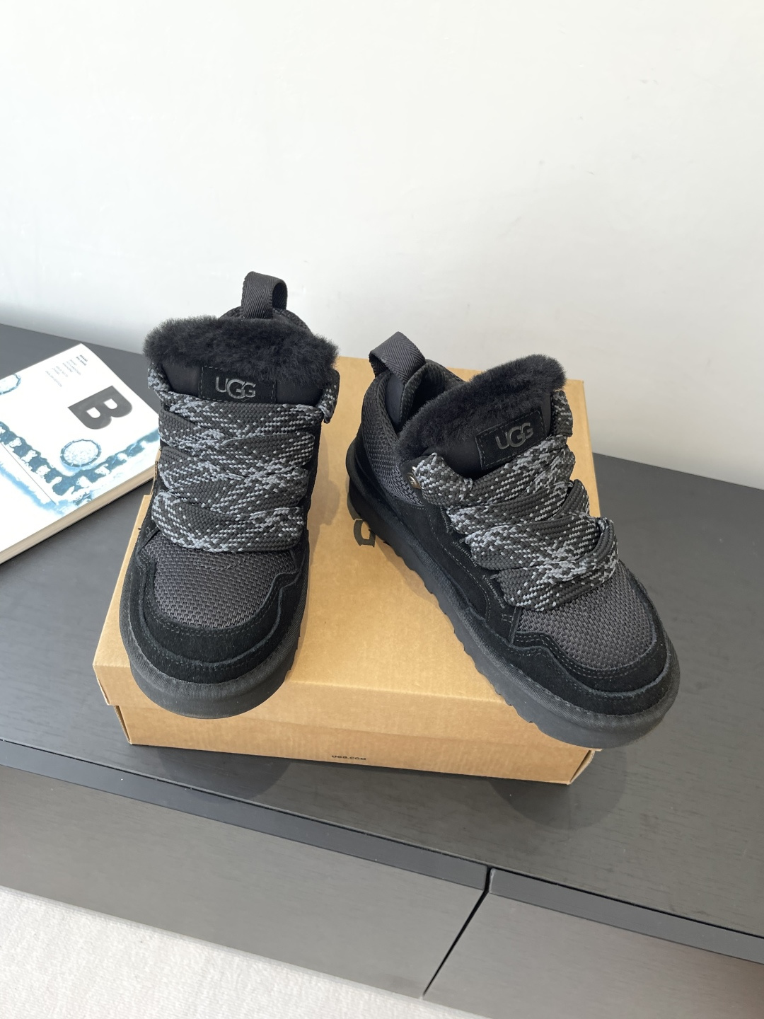 “UGG 25ss Fall Winter Collection: Comfortable & Stylish Footwear with EVA Soles, Velvet Details, Code 35-40”