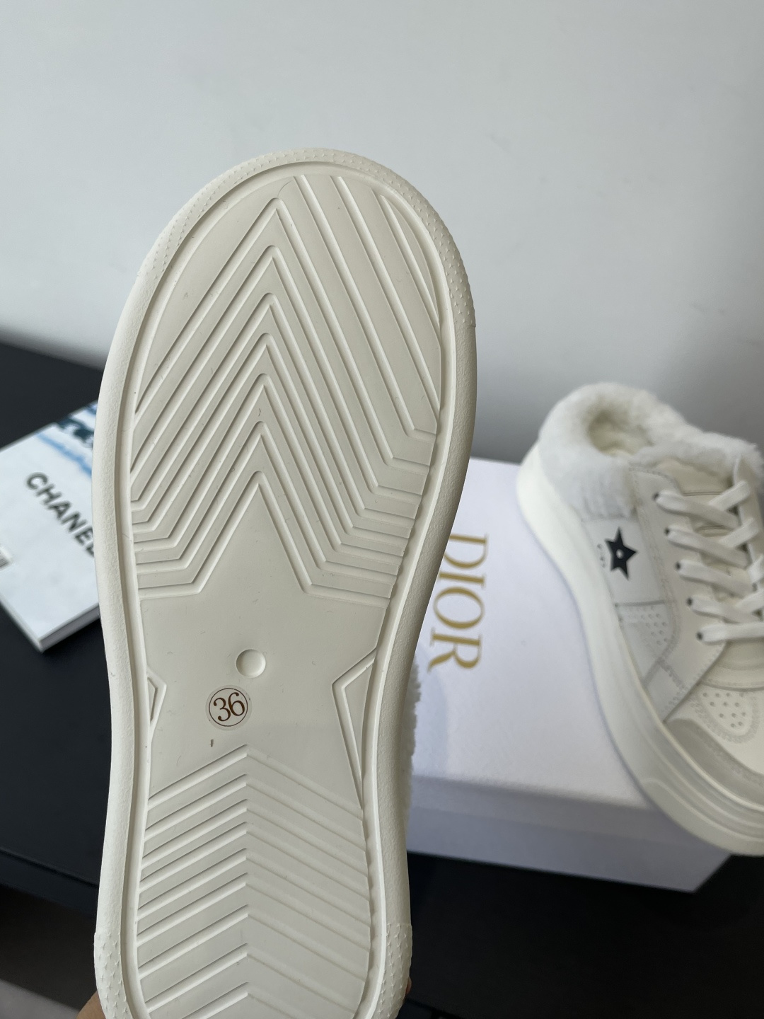 Dior 迪奥 秋冬新款 厚底 毛毛拖鞋半拖 高级优雅温柔随心所欲 上脚 无敌 舒服 彰显气质