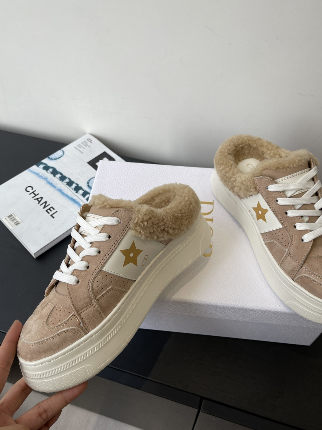 Dior 迪奥 秋冬新款 厚底 毛毛拖鞋半拖 高级优雅温柔随心所欲 上脚 无敌 舒服 彰显气质