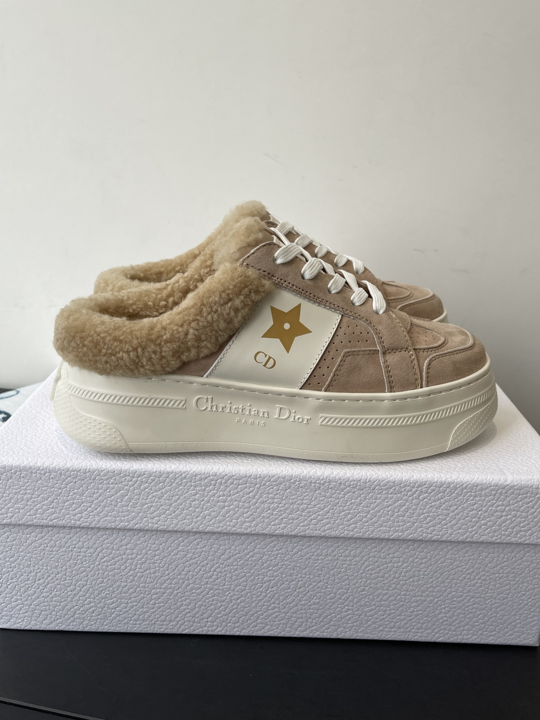 Dior 迪奥 秋冬新款 厚底 毛毛拖鞋半拖 高级优雅温柔随心所欲 上脚 无敌 舒服 彰显气质