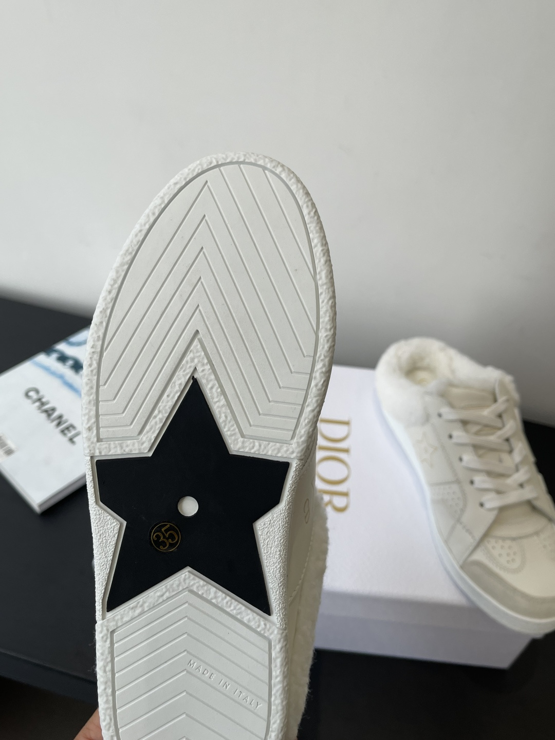 Dior 迪奥 秋冬新款 毛毛拖鞋半拖 高级优雅温柔随心所欲 上脚 无敌 舒服 彰显气质