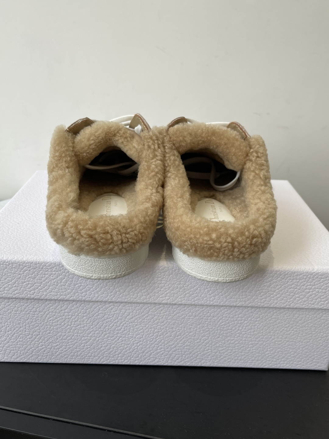 Dior 迪奥 秋冬新款 毛毛拖鞋半拖 高级优雅温柔随心所欲 上脚 无敌 舒服 彰显气质