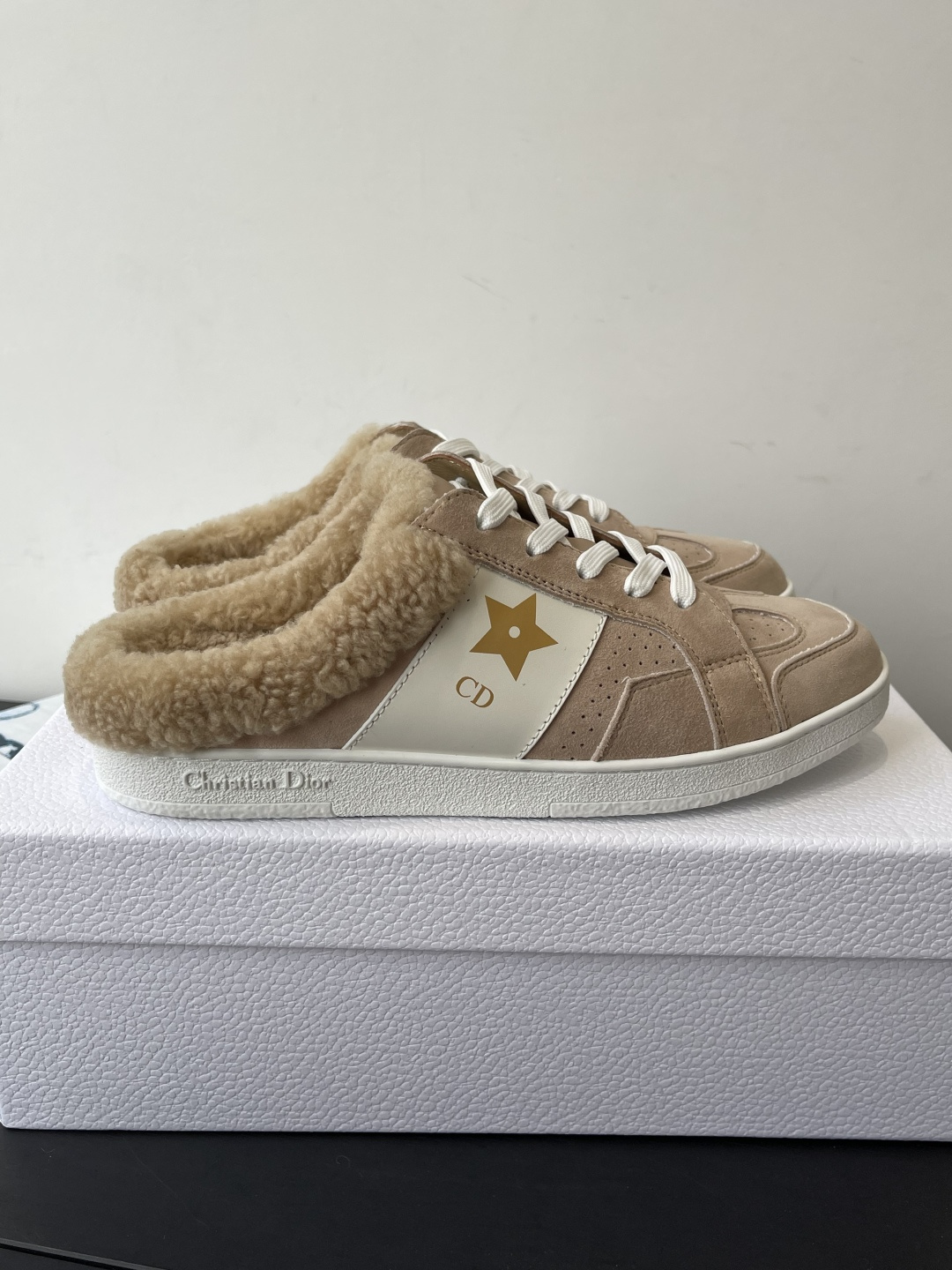 Dior 迪奥 秋冬新款 毛毛拖鞋半拖 高级优雅温柔随心所欲 上脚 无敌 舒服 彰显气质
