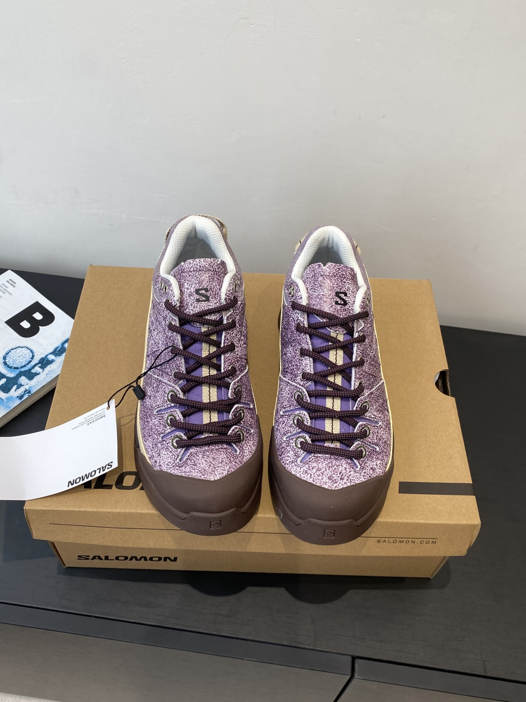 NO:668028,Salomon Salomon 2026ss new casual sports shoes, thick-soled mountaineering derby shoes, couple model, equipped with Salomon's 3D Eending patented technology sole created specifically for mountain sports, to increase lateral stability and structural sense. Major celebrity Internet celebrities fall into grass. A height-increasing artifact tailor-made for China. The fabric is original custom-made patterned cowhide + original horse hair. Lining nylon breathable mesh. Original open-molded rubber outsole. Size 35-45 (female 40).  Men's 45 (customized), casual shoes/sports shoes, sneakers, cowhide19860909Salomon 萨洛蒙 2026ss新款休闲运动鞋 厚底登山德比鞋 情侣款 搭配Salomon专为山地运动所创的3D Eending专利技术鞋底 增加侧向稳定性和结构感 各大明星网红沦陷种草 量身为国内打造的增高神器 面料原版订制花纹牛皮+原版马毛 内里尼龙透气网纱 原版开模橡胶大底 码数35-45（女40 男45定做）,休闲鞋/运动鞋,sneakers,cowhide,Women's Shoes